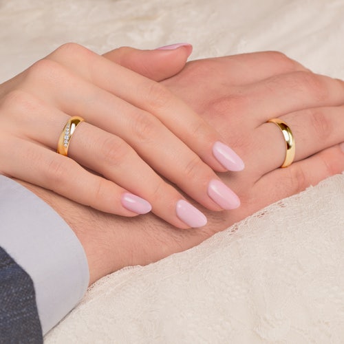 Obrączki ślubne: złote, półokrągłe, 4 mm